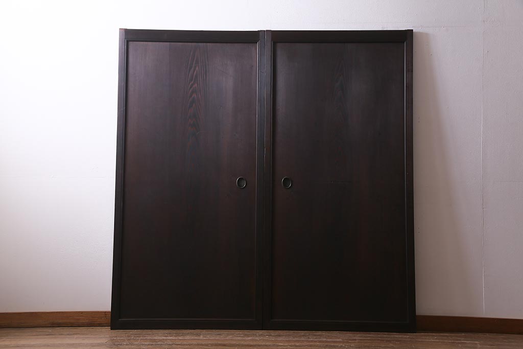 アンティーク建具　明治大正期　渋い色味が魅力のシンプルな板戸2枚セット(建具、帯戸、引き戸)(R-038135)