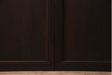 アンティーク建具　明治大正期　渋い色味が魅力のシンプルな板戸2枚セット(建具、帯戸、引き戸)(R-038135)