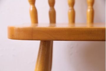 ヴィンテージ家具　イギリスビンテージ　スタイリッシュなデザインが目を引くハイチェア(バーチェア、椅子)(R-038141)