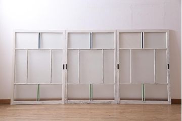 アンティーク建具　フレンチスタイルにもぴったり　色ガラスがポイントのペイントガラス戸3枚セット　(R-038143)