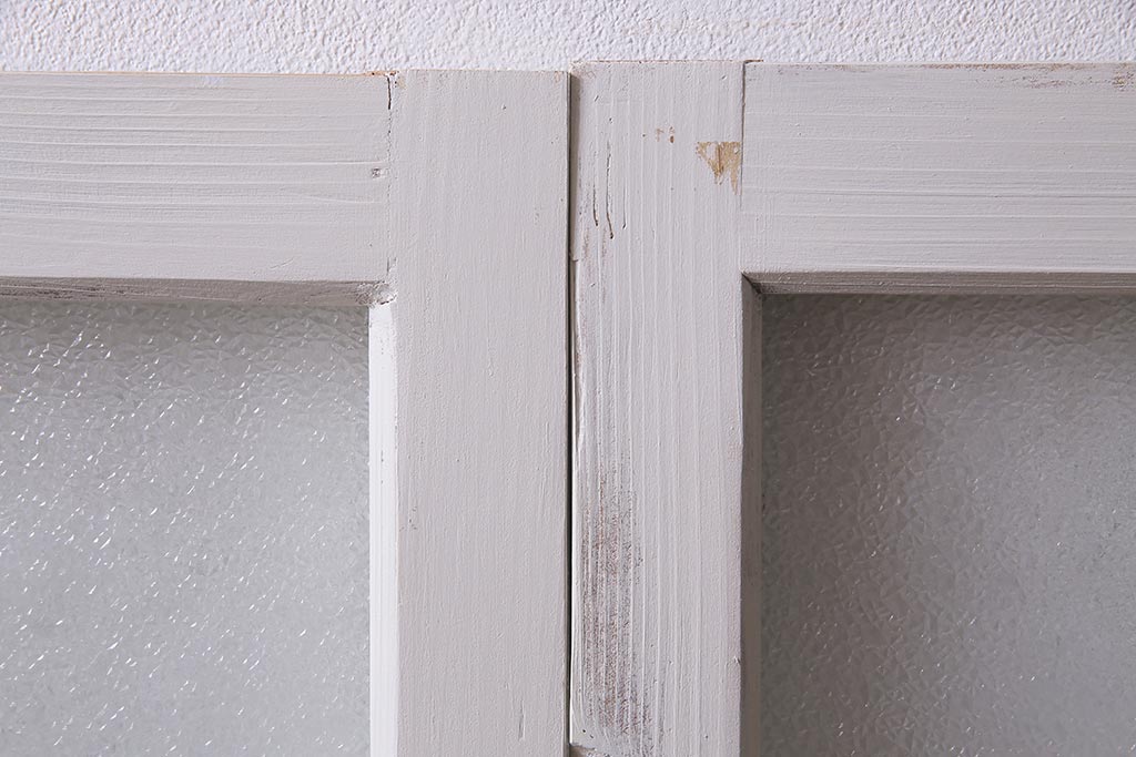 アンティーク建具　フレンチスタイルにもぴったり　色ガラスがポイントのペイントガラス戸3枚セット　(R-038143)