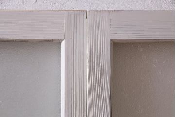 アンティーク建具　フレンチスタイルにもぴったり　色ガラスがポイントのペイントガラス戸3枚セット　(R-038143)