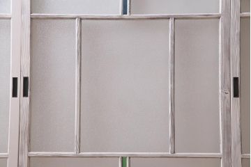 アンティーク建具　フレンチスタイルにもぴったり　色ガラスがポイントのペイントガラス戸3枚セット　(R-038143)