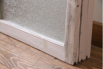 アンティーク建具　フレンチスタイルにもぴったり　色ガラスがポイントのペイントガラス戸3枚セット　(R-038143)