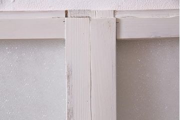 アンティーク建具　フレンチスタイルにもぴったり　色ガラスがポイントのペイントガラス戸3枚セット　(R-038143)