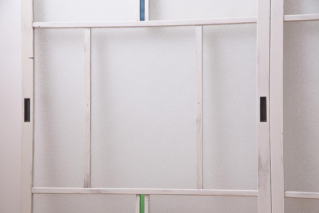 アンティーク建具　フレンチスタイルにもぴったり　色ガラスがポイントのペイントガラス戸3枚セット　(R-038143)