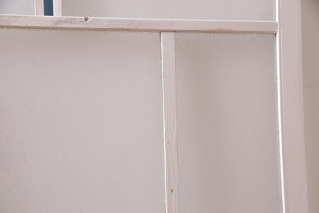 アンティーク建具　フレンチスタイルにもぴったり　色ガラスがポイントのペイントガラス戸3枚セット　(R-038143)