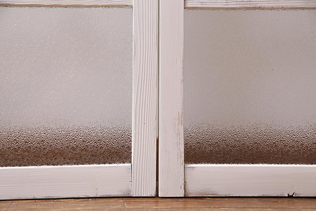 アンティーク建具　フレンチスタイルにもぴったり　色ガラスがポイントのペイントガラス戸3枚セット　(R-038143)