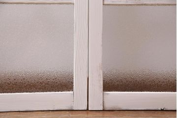 アンティーク建具　フレンチスタイルにもぴったり　色ガラスがポイントのペイントガラス戸3枚セット　(R-038143)