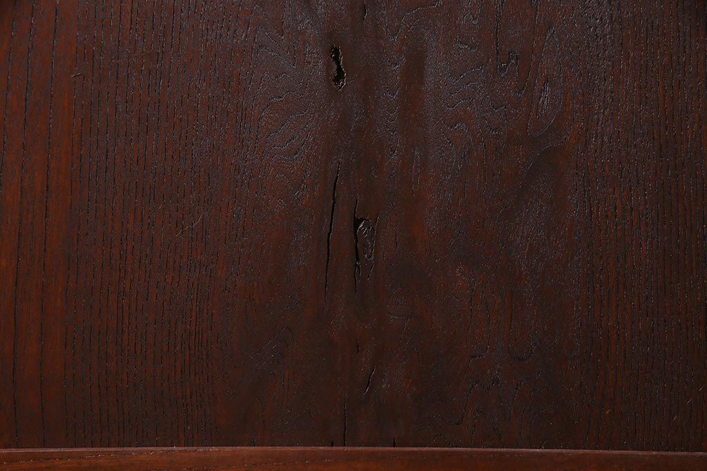 アンティーク建具　明治大正期　総ケヤキ材一枚板・漆塗り　赤みを帯びた木肌が魅力の蔵戸(建具、引き戸、玄関戸)(R-038144)