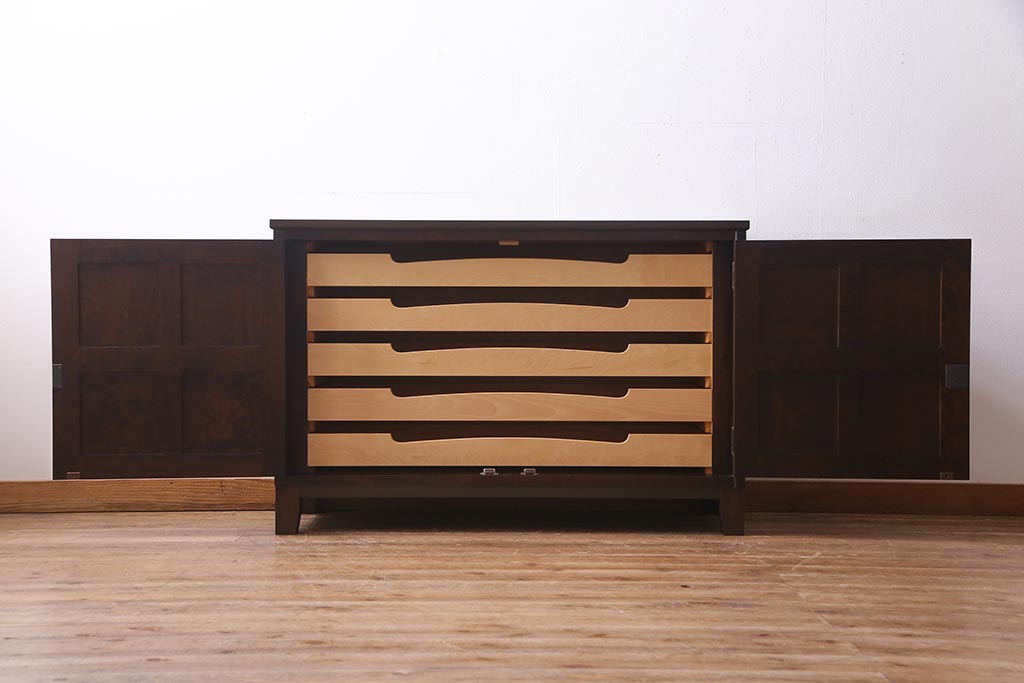 中古　北海道民芸家具　リメイク　テレビ台　洗練された雰囲気の2wayリビングボード(衣装箪笥、収納棚)(R-038146)