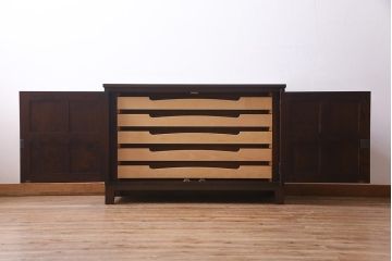 中古　北海道民芸家具　リメイク　テレビ台　洗練された雰囲気の2wayリビングボード(衣装箪笥、収納棚)(R-038146)