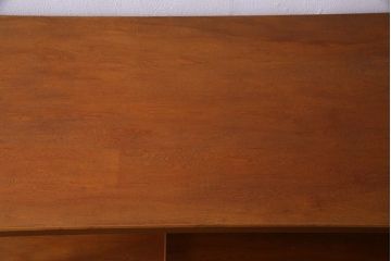 中古　国産　屋久杉　漆塗り　梅の意匠金具と透かし彫りがアクセントの茶棚(飾り棚、収納棚)(R-038149)