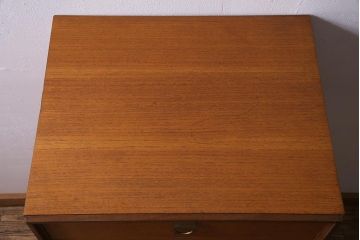 ヴィンテージ家具　北欧ビンテージ　G-PLAN(ジープラン)　チーク材　ゴールドカラーの取っ手がお洒落なサイドチェスト(チェスト、引き出し)(R-038152)