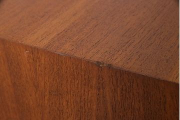 ヴィンテージ家具　北欧ビンテージ　G-PLAN(ジープラン)　チーク材　ゴールドカラーの取っ手がお洒落なサイドチェスト(チェスト、引き出し)(R-038152)