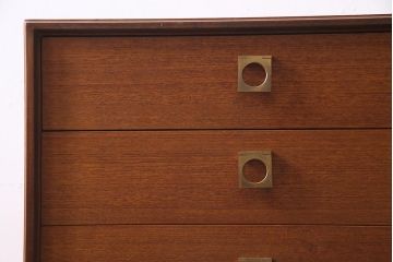 ヴィンテージ家具　北欧ビンテージ　G-PLAN(ジープラン)　チーク材　ゴールドカラーの取っ手がお洒落なサイドチェスト(チェスト、引き出し)(R-038152)