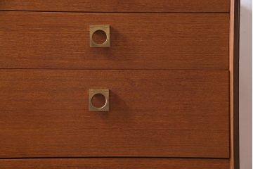 ヴィンテージ家具　北欧ビンテージ　G-PLAN(ジープラン)　チーク材　ゴールドカラーの取っ手がお洒落なサイドチェスト(チェスト、引き出し)(R-038152)
