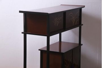 中古　国産　蒔絵　深みのある色味が上品な漆塗りの茶棚(定価75万円)(飾り棚、収納棚)(R-038158)
