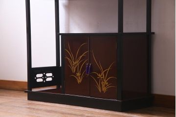 中古　国産　蒔絵　深みのある色味が上品な漆塗りの茶棚(定価75万円)(飾り棚、収納棚)(R-038158)
