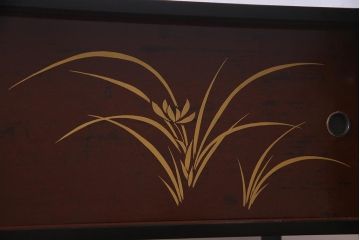 中古　国産　蒔絵　深みのある色味が上品な漆塗りの茶棚(定価75万円)(飾り棚、収納棚)(R-038158)