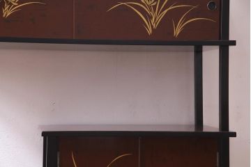 中古　国産　蒔絵　深みのある色味が上品な漆塗りの茶棚(定価75万円)(飾り棚、収納棚)(R-038158)