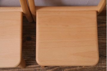 中古　飛騨産業　キツツキ　KF202B　ビーチ材　キッズスタッキングチェア2脚セット(子供椅子、キッズチェア)(R-038167)