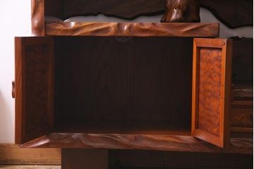 中古　特大　総欅(ケヤキ)玉杢　漆塗り　威風堂々とした佇まいが魅力の飾り棚(茶棚)(定価約350万円)(R-038176)