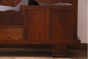 中古　特大　総欅(ケヤキ)玉杢　漆塗り　威風堂々とした佇まいが魅力の飾り棚(茶棚)(定価約350万円)(R-038176)