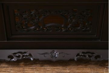 アンティーク家具　黒檀(コクタン)材　漆塗り　透かし彫りが目を引く衝立(パーテーション、仕切り)(R-038177)