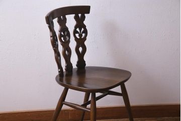 ヴィンテージ家具　イギリスビンテージ　ERCOL(アーコール)　素朴で愛らしいシスルバックチェア(ダイニングチェア、椅子)(R-038179)