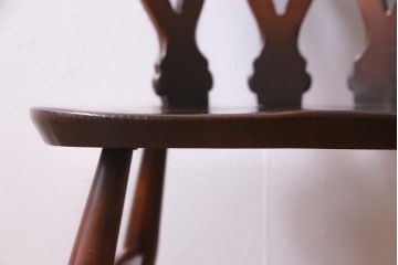 ヴィンテージ家具　イギリスビンテージ　ERCOL(アーコール)　上品な佇まいのシスルバックチェア(ダイニングチェア、椅子)(R-038182)