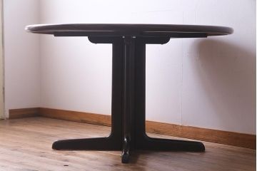 ヴィンテージ家具　北欧ビンテージ　デンマーク製　チーク材・ローズウッド材　上品なラウンドテーブル(ダイニングテーブル)(R-038185)