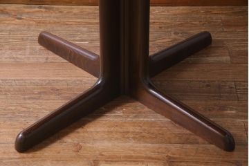 ヴィンテージ家具　北欧ビンテージ　デンマーク製　チーク材・ローズウッド材　上品なラウンドテーブル(ダイニングテーブル)(R-038185)