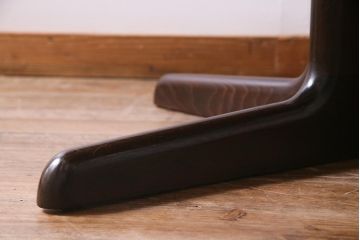 ヴィンテージ家具　北欧ビンテージ　デンマーク製　チーク材・ローズウッド材　上品なラウンドテーブル(ダイニングテーブル)(R-038185)