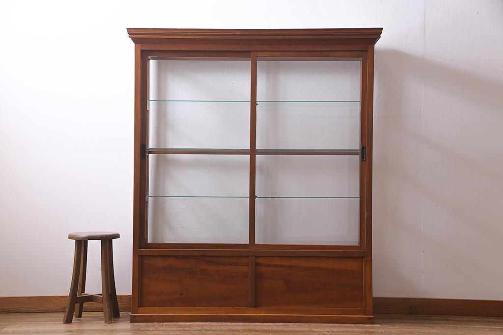 レトロ家具　昭和初期　ヒノキ材　柔らかな木の風合いが魅力のガラスケース(ショーケース、陳列棚)(R-038186)