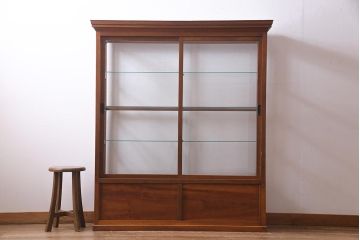 レトロ家具　昭和初期　ヒノキ材　柔らかな木の風合いが魅力のガラスケース(ショーケース、陳列棚)(R-038186)