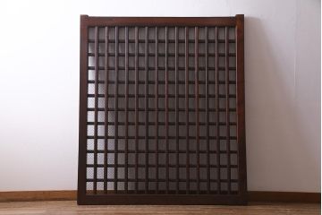 アンティーク建具　明治大正期　亀甲金網　細かなマス目が目を惹く珍しいサイズの格子蔵戸(きつね格子、狐格子、建具、引き戸、玄関戸)(R-038187)