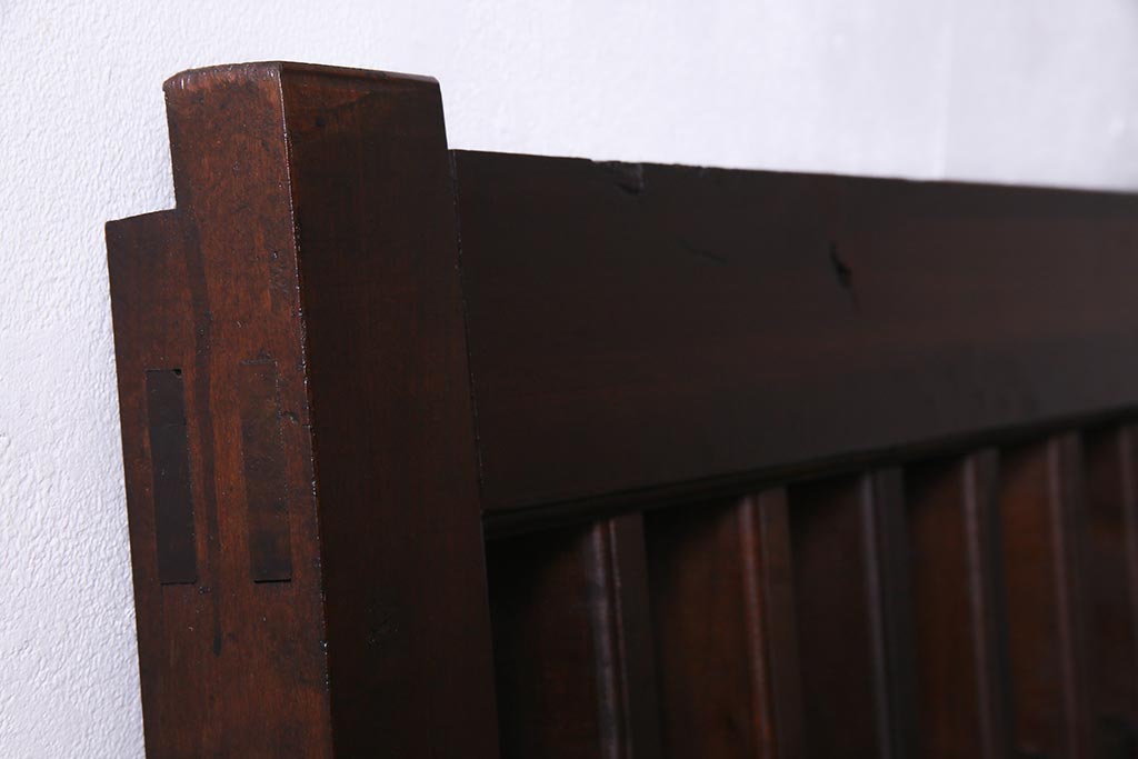 アンティーク建具　明治大正期　亀甲金網　細かなマス目が目を惹く珍しいサイズの格子蔵戸(きつね格子、狐格子、建具、引き戸、玄関戸)(R-038187)