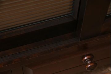 中古　リメイク　北海道民芸家具　モールガラスが入ったローボード(テレビ台、収納棚、サイドボード)(R-038188)