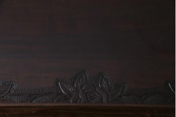 ヴィンテージ家具　伝統工芸　軽井沢彫り　繊細な花の彫刻が目を引く座卓(センターテーブル、ビンテージ)(R-038189)
