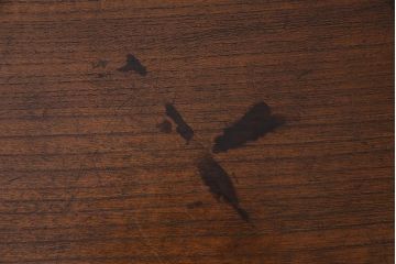 アンティーク雑貨　古民具　ケヤキ材　シンプルなデザインに杢目が映える丸型お盆(R-038194)
