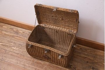 アンティーク雑貨　素朴な雰囲気のアンティークバスケット(カゴ・収納)(R-038195)