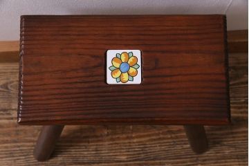 ヴィンテージ家具　パイン材　レトロな花の模様がアクセントのスツール(チェア、椅子、花台、ビンテージ)(R-038196)