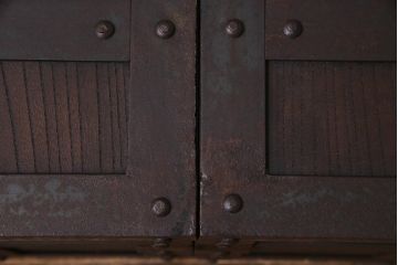 アンティーク雑貨　民芸家具　総ケヤキ材　重厚な雰囲気が魅力的な収納箱(銭箱、千両箱)(R-038197)