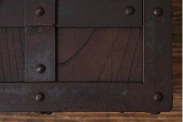 アンティーク雑貨　民芸家具　総ケヤキ材　重厚な雰囲気が魅力的な収納箱(銭箱、千両箱)(R-038197)