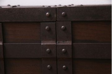 アンティーク雑貨　民芸家具　総ケヤキ材　重厚な雰囲気が魅力的な収納箱(銭箱、千両箱)(R-038197)