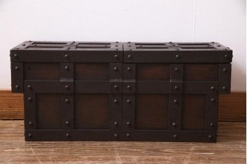 アンティーク雑貨　民芸家具　総ケヤキ材　重厚な雰囲気が魅力的な収納箱(銭箱、千両箱)(R-038197)