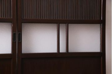 アンティーク建具　和製アンティーク　ダイヤ・結霜ガラス　レトロなガラス入りの格子戸2枚セット(ガラス帯戸、引き戸、建具)(R-038198)
