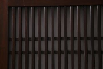 アンティーク建具　和製アンティーク　すりガラス入り　凛とした雰囲気が魅力的な格子帯戸4枚セット(板戸、引き戸、建具)(R-038200)