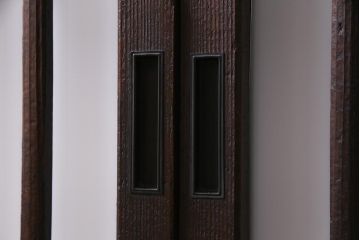 アンティーク建具　和製アンティーク すりガラス　モダンな雰囲気が魅力的なガラス格子戸2枚セット(引き戸、建具)(R-038201)